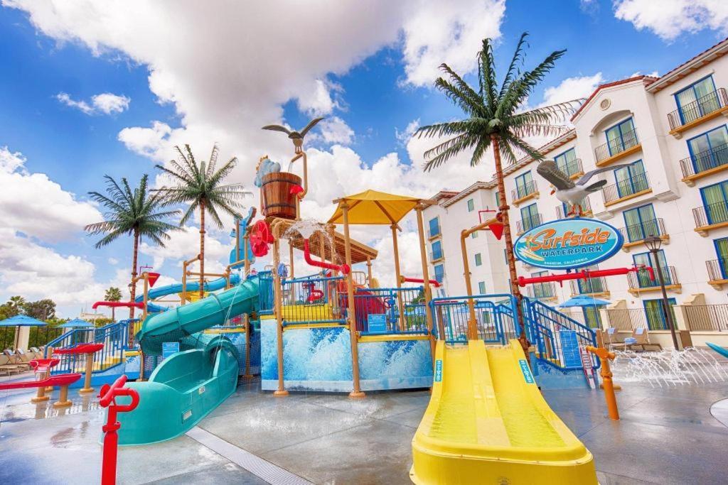 מלון Courtyard Anaheim Theme Park Entrance מראה חיצוני תמונה